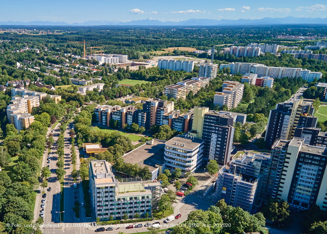 20.08.2020 - Marx-Zentrum - Wohnanlage KMR 52-62 und Studentenwohnheim in Neuperlach